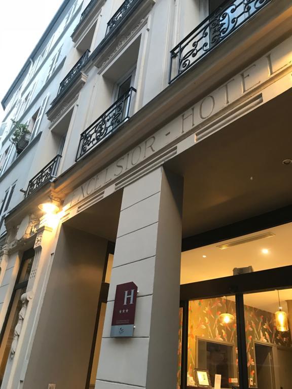 Excelsior Batignolles Hotel Paris Exterior photo